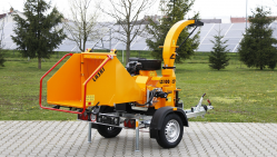 Astilladora de gasolina con chasis con freno  LS 100/27 CB